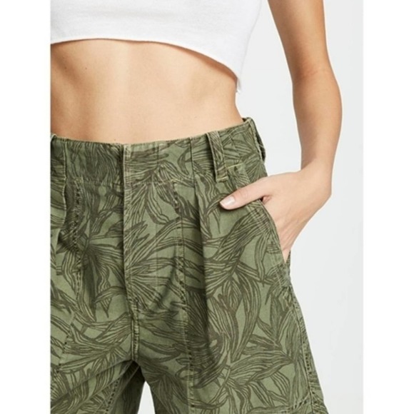 EUC Citizens of Humanity Cotton High Rise Cassidy Pleat Pocket Short Palm SZ 23 - Picture 6 of 12